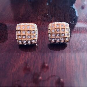 RHINESTONE & GOLD SQUARE CUT EARRINGS WITH PRETTY LATTICE WORK. 1”. Excellent!